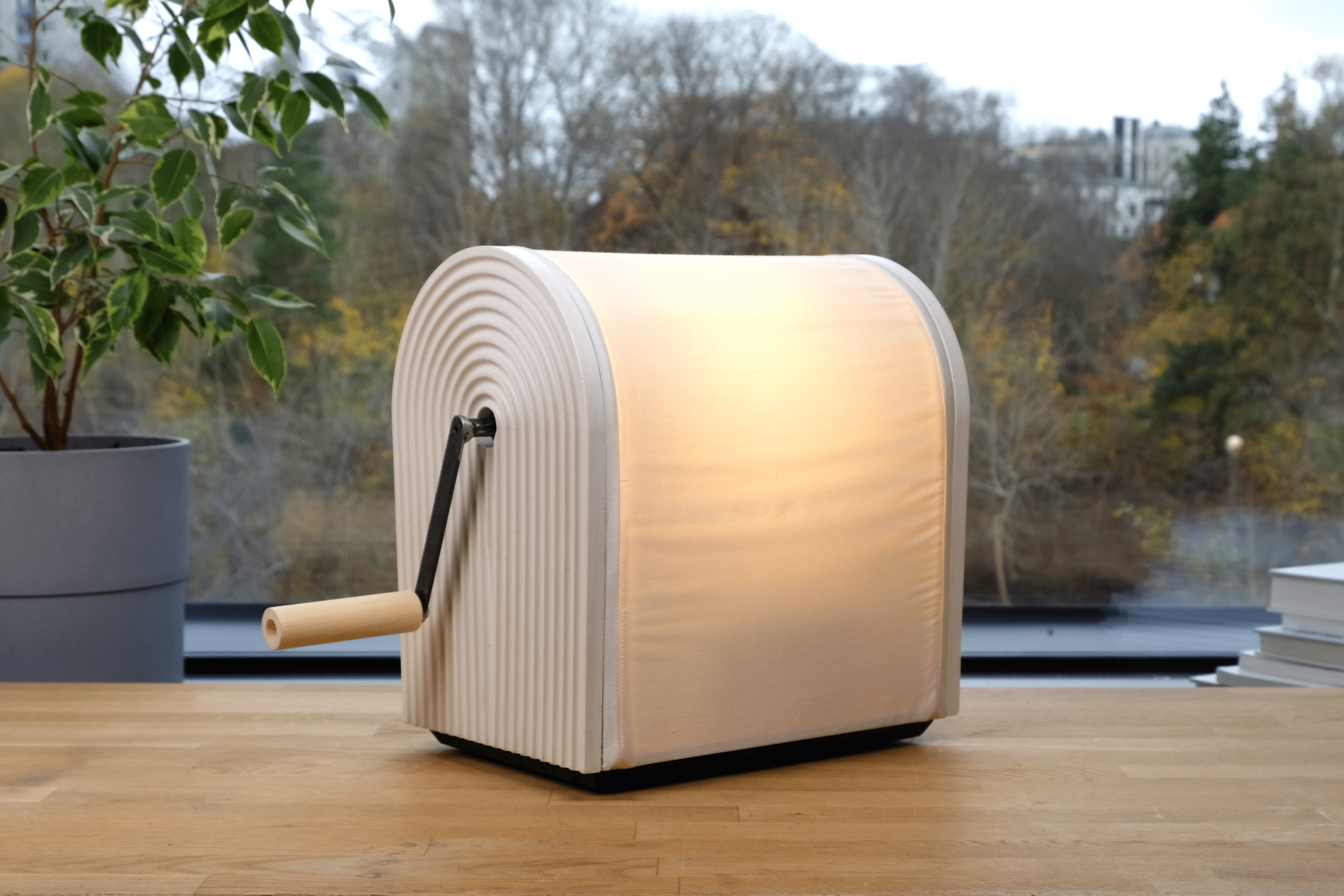 Boost box that lights up with a crank to get energy